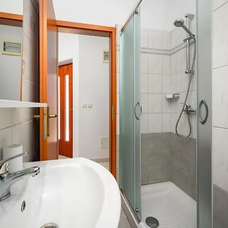 5235-2 In Apartmán *